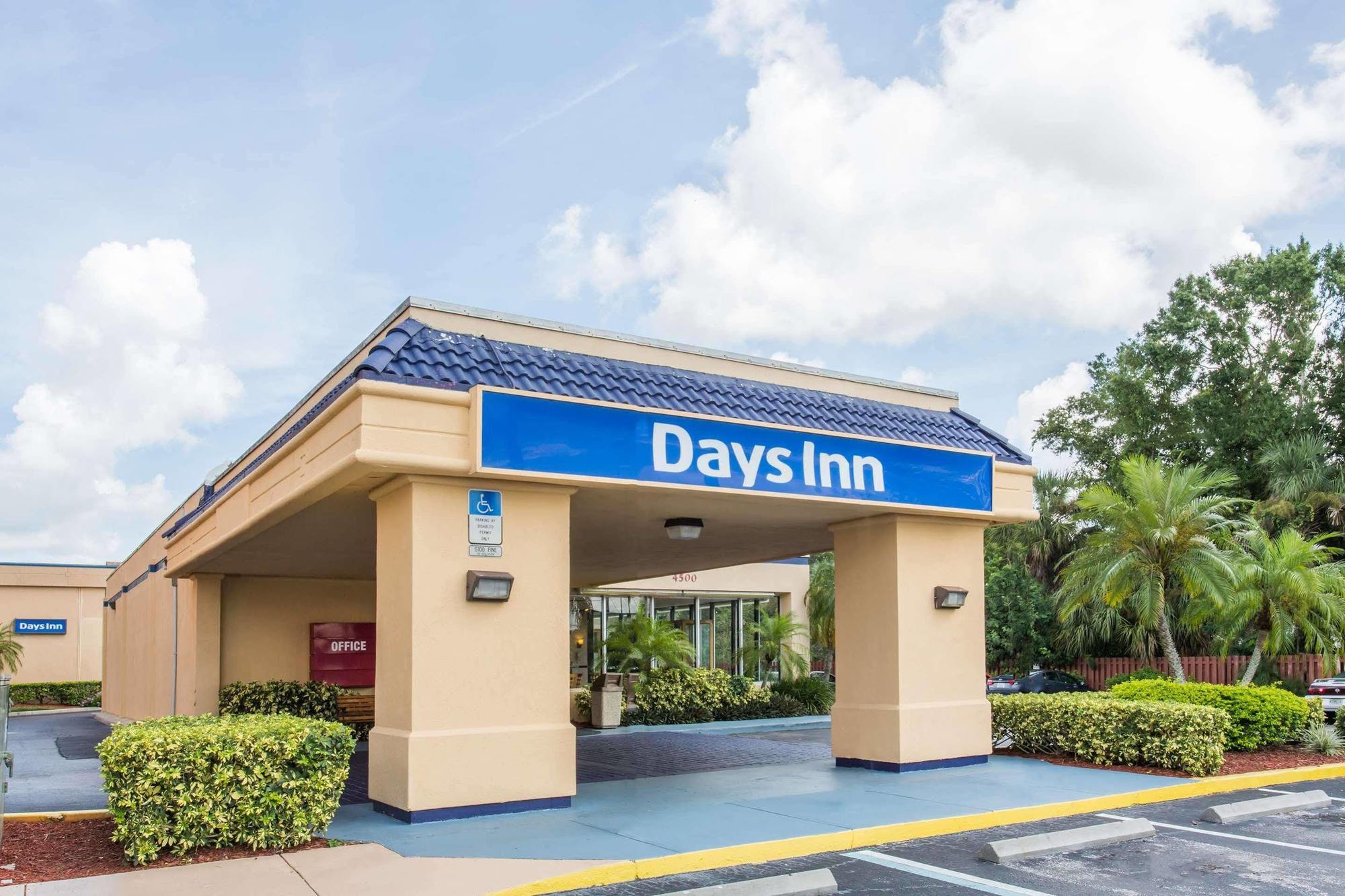 Days Inn By Wyndham Мельбурн Экстерьер фото