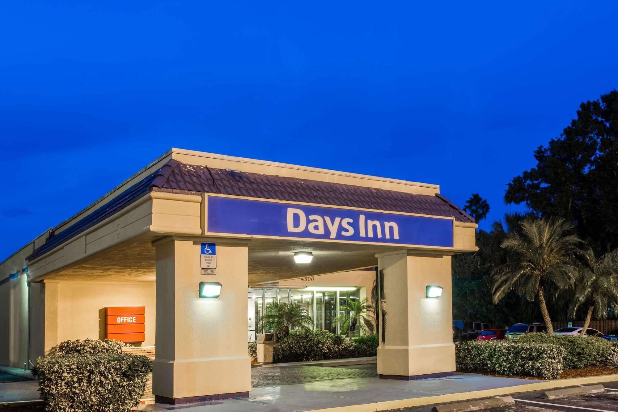 Days Inn By Wyndham Мельбурн Экстерьер фото